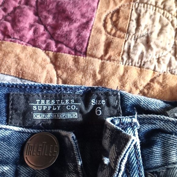 2 pairs of little girl jeans - Picture 3 of 5